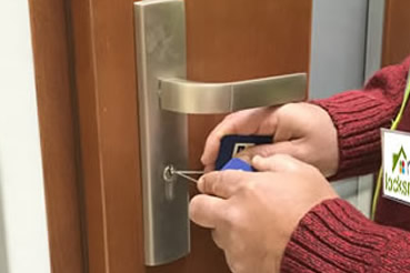 Burglary repair by Toronto locksmith